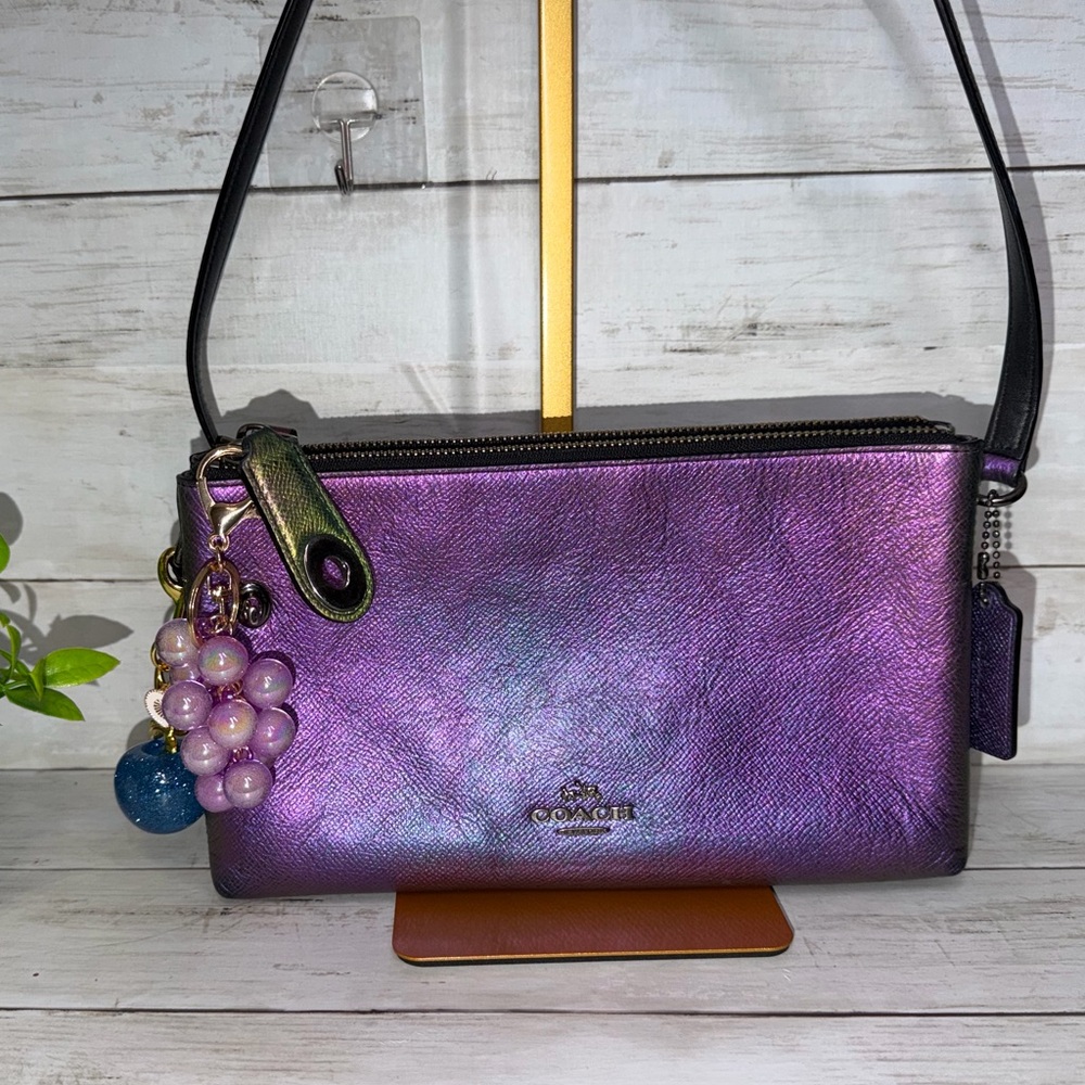 Rare Coach Crosby Hologram Iridescent
Crossbody Purple Green blue - Picture 14 of 16